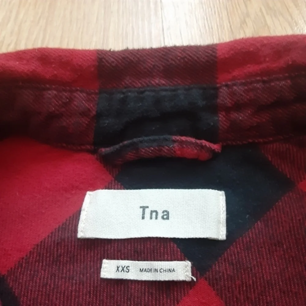 💥HOST PICK💥Aritzia TNA Flannel shirt, Cottage core Granola girl - Picture 9 of 15